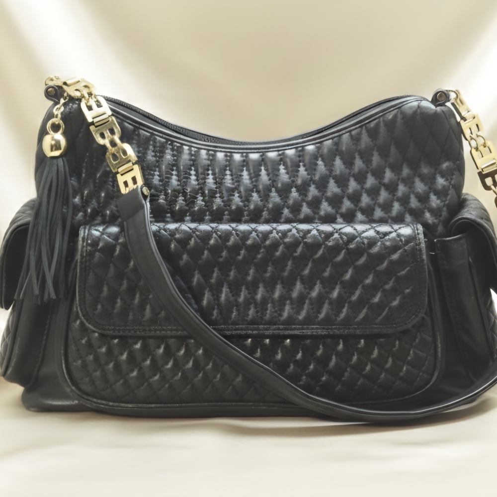 Chic Black Quilted Shoulder Bag with Gold Accents
